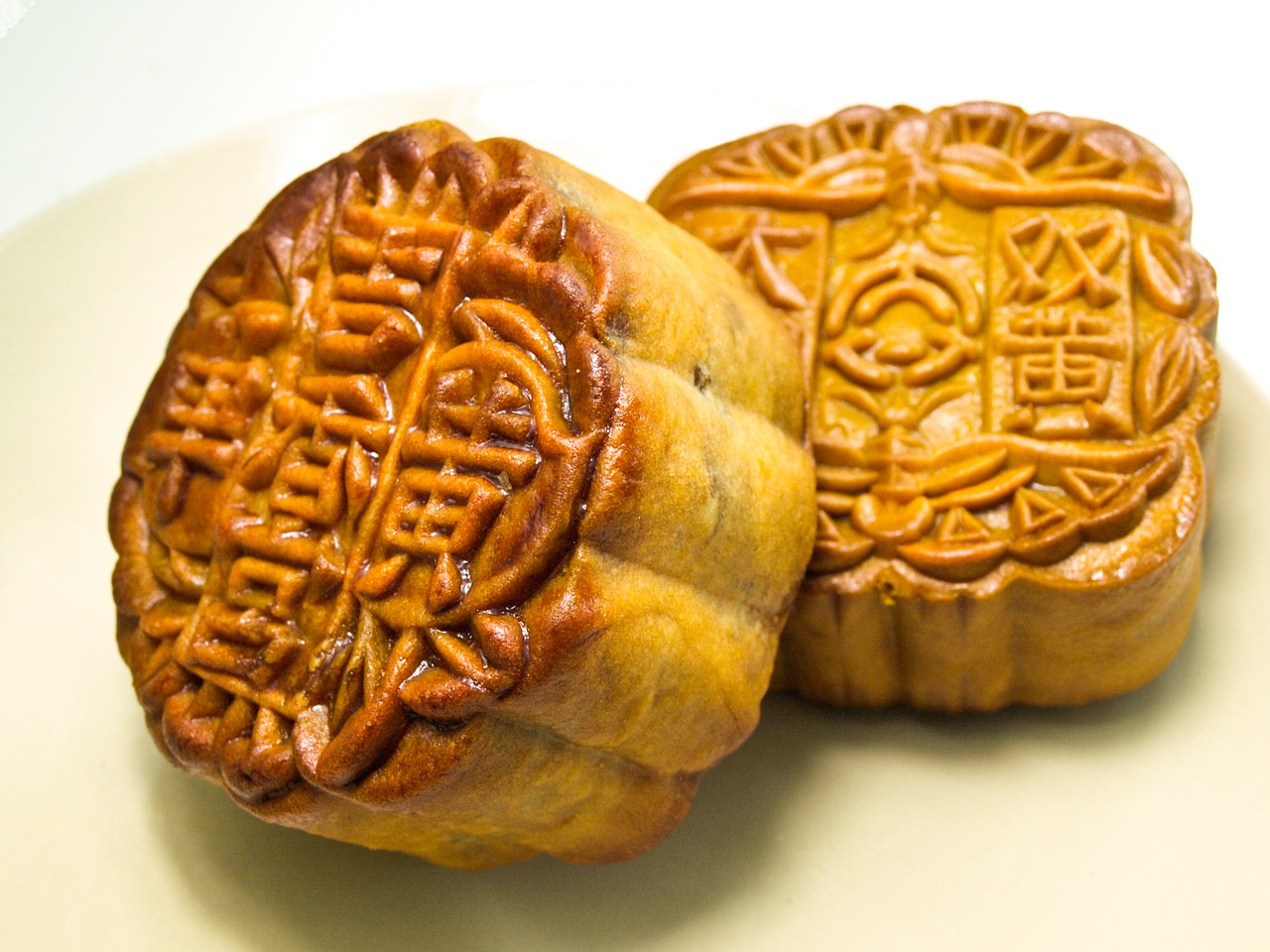 All the Popular Type of Mooncakes, Unique Packaging and Where to Buy ...