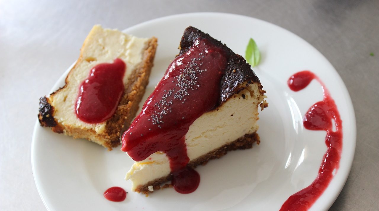 No Bake Cheesecake with a Surprise Inside - Savor the Best